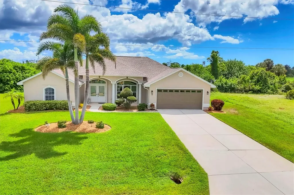 18 Medalist Terrace Rotonda West FL 33947