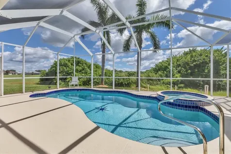18 Medalist Terrace Rotonda West FL 33947