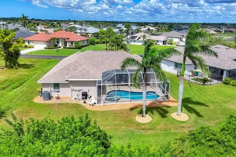 18 Medalist Terrace Rotonda West FL 33947