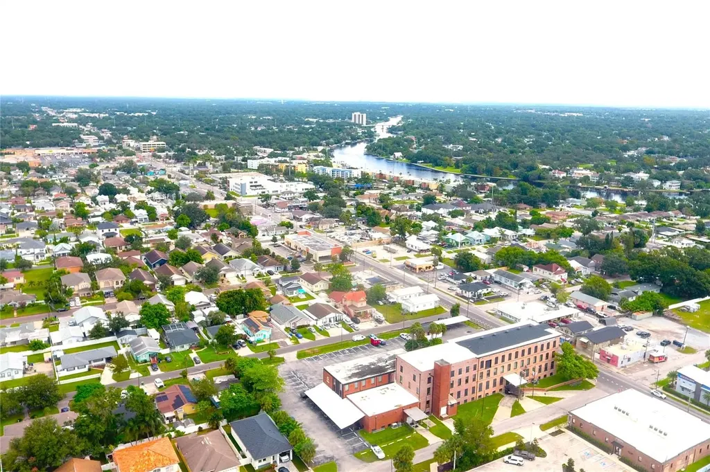 2606 W Columbus Drive Tampa FL 33607