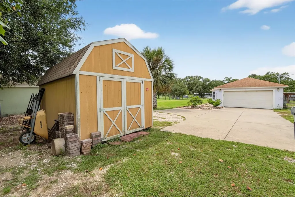 863 C F Kinney Road Lake Wales FL 33859