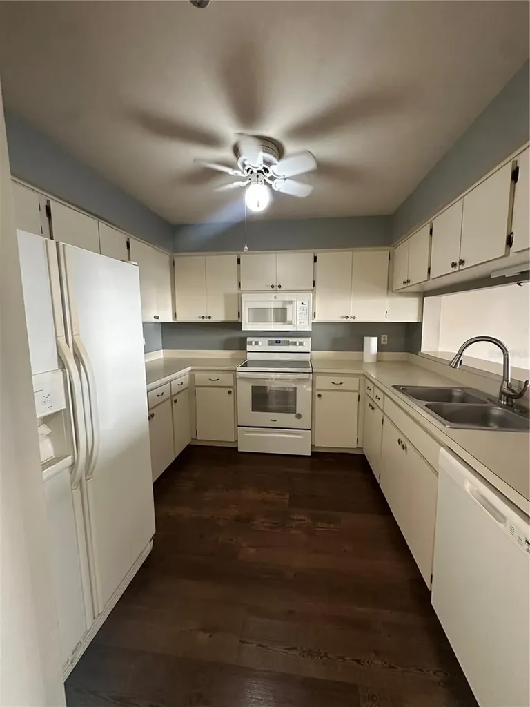 6810 Stones Throw Circle N St Petersburg FL 33710