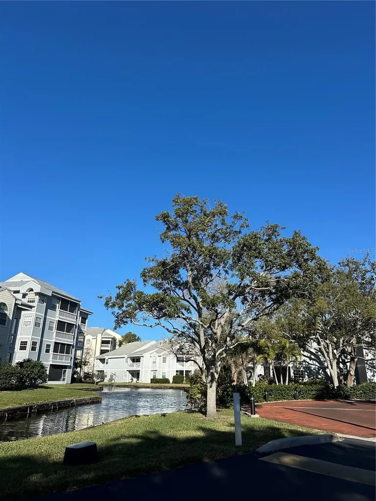 6810 Stones Throw Circle N St Petersburg FL 33710