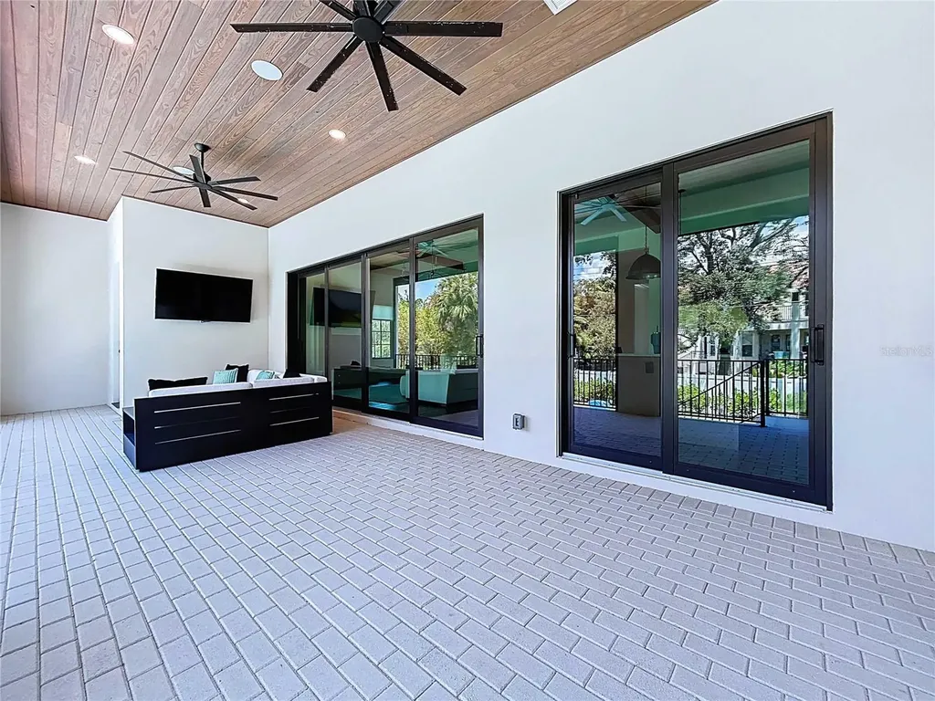 5011 W Dickens Avenue Tampa FL 33629