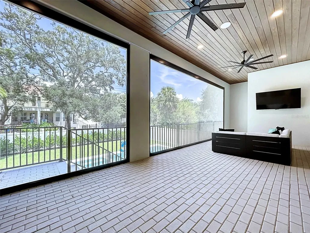 5011 W Dickens Avenue Tampa FL 33629