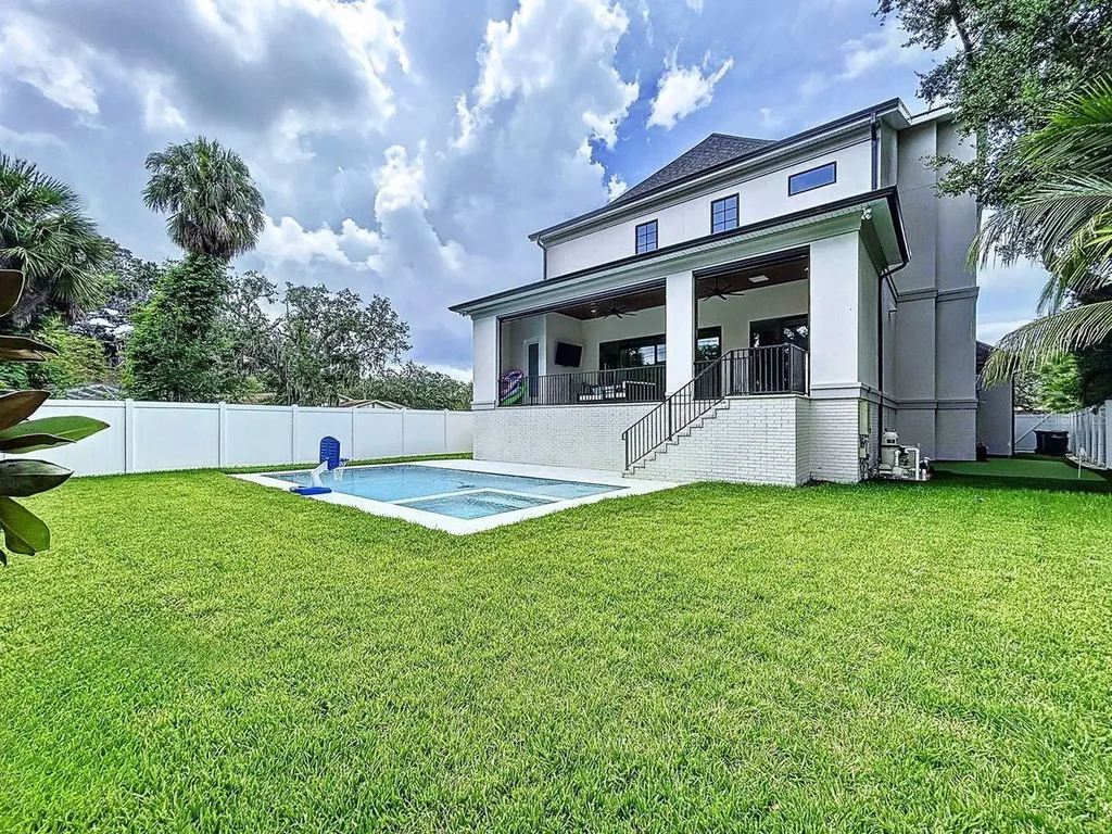 5011 W Dickens Avenue Tampa FL 33629