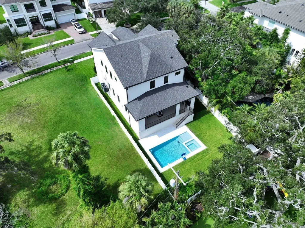 5011 W Dickens Avenue Tampa FL 33629