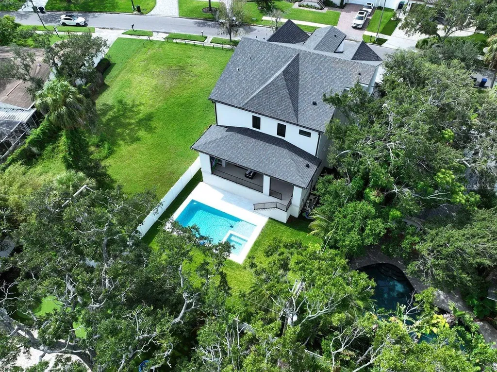 5011 W Dickens Avenue Tampa FL 33629