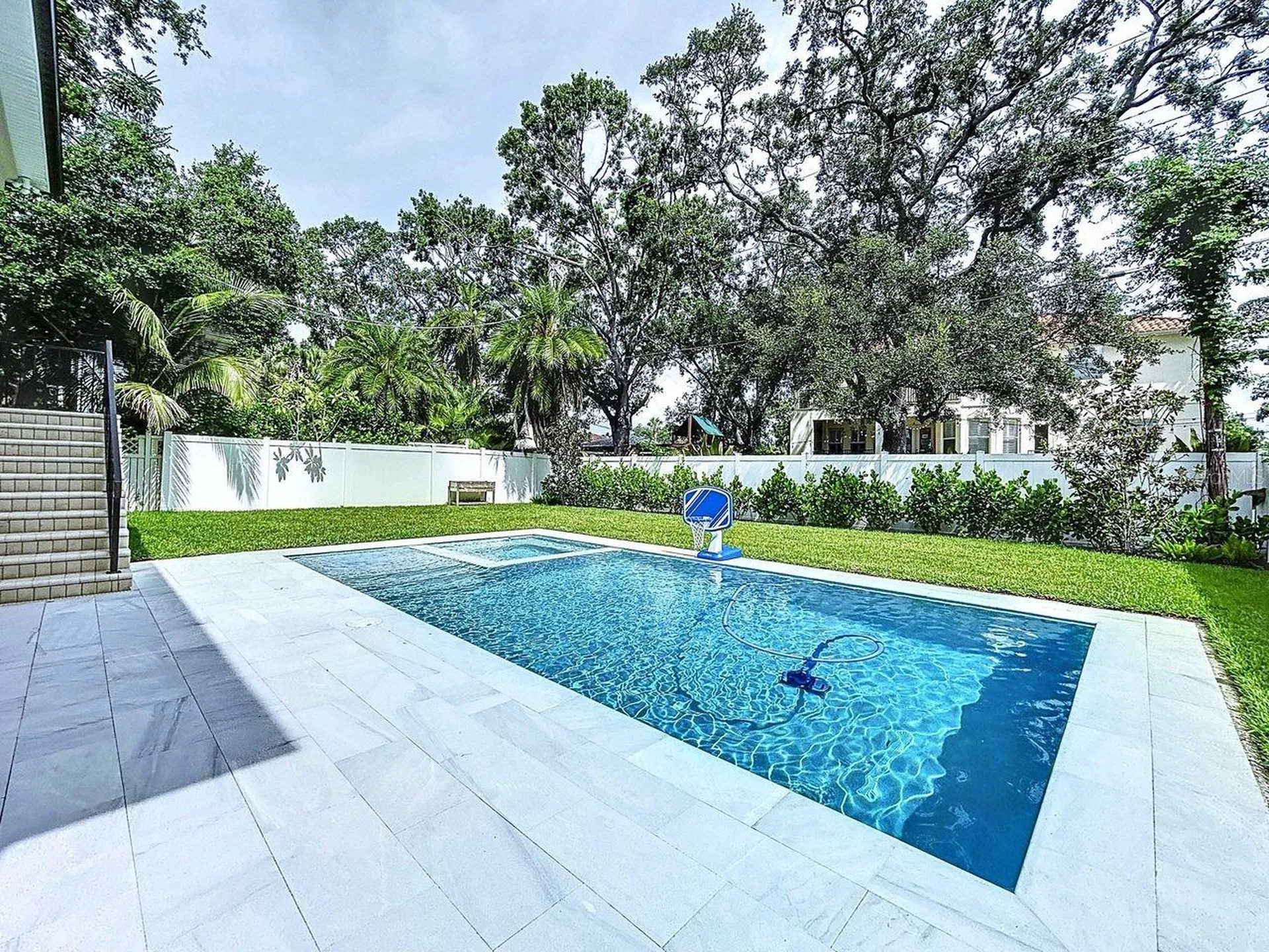 5011 W Dickens Avenue Tampa FL 33629