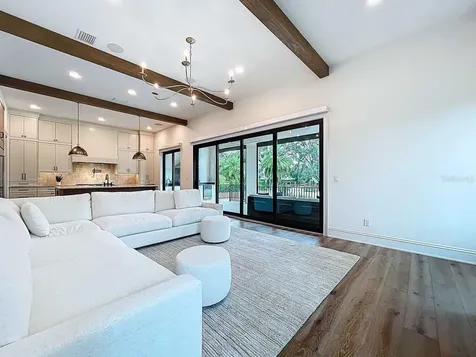 5011 W Dickens Avenue Tampa FL 33629