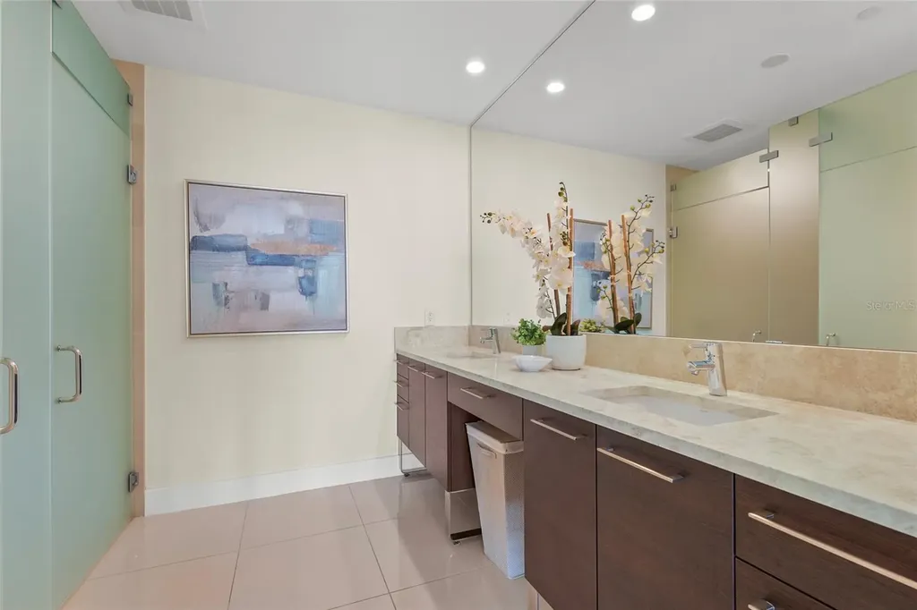 1155 N Gulfstream Avenue Sarasota FL 34236