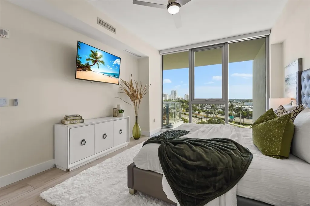 1155 N Gulfstream Avenue Sarasota FL 34236