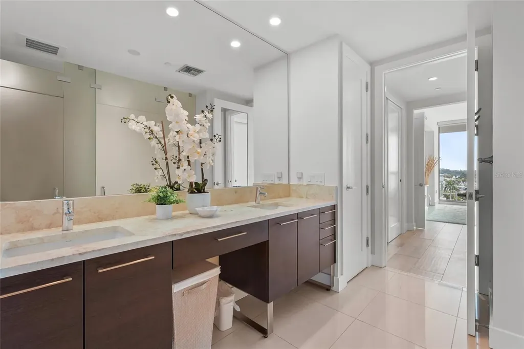 1155 N Gulfstream Avenue Sarasota FL 34236