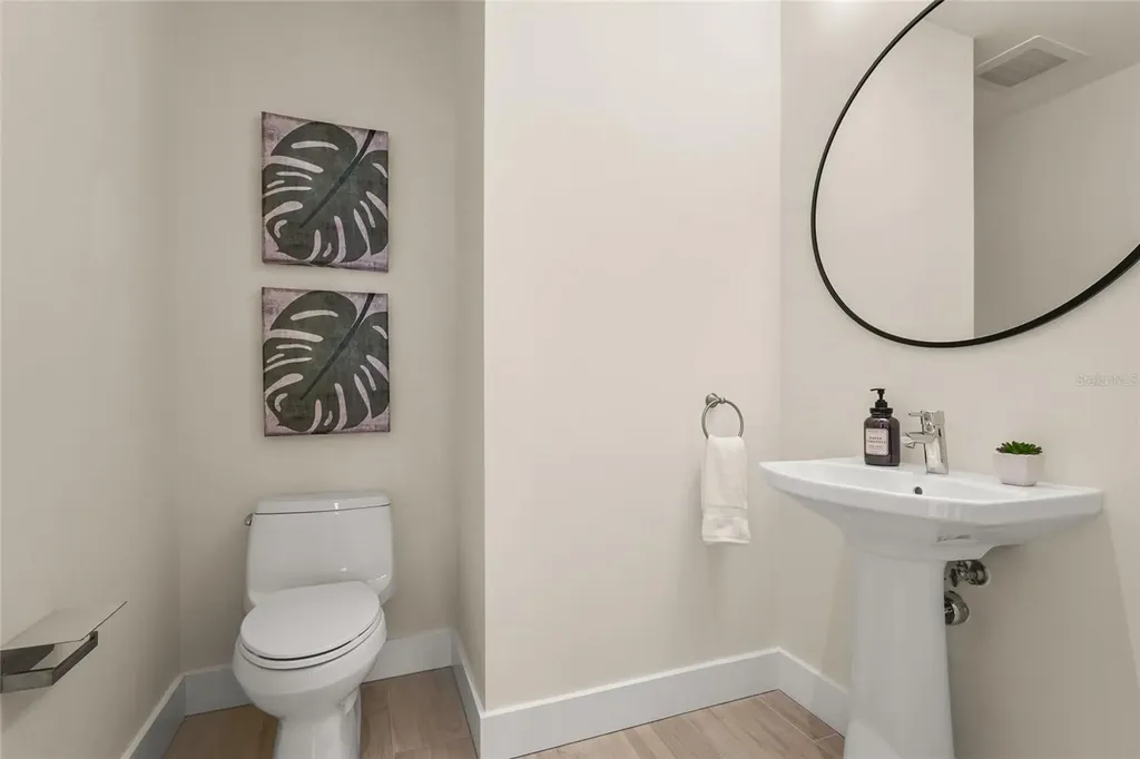 1155 N Gulfstream Avenue Sarasota FL 34236