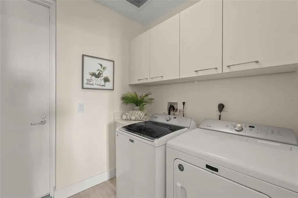 1155 N Gulfstream Avenue Sarasota FL 34236