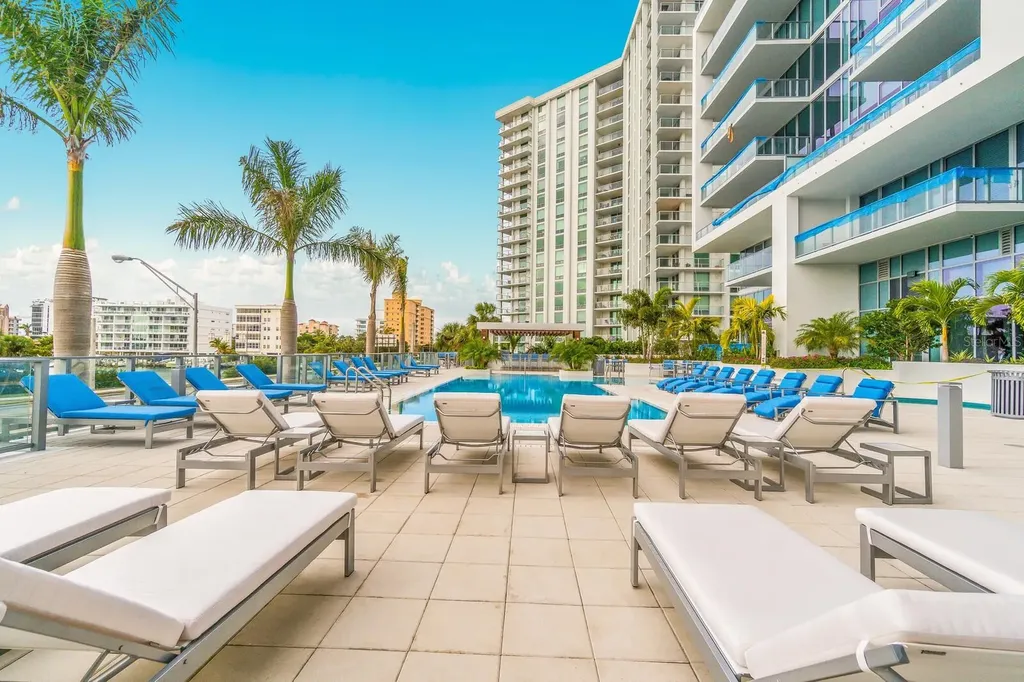 1155 N Gulfstream Avenue Sarasota FL 34236