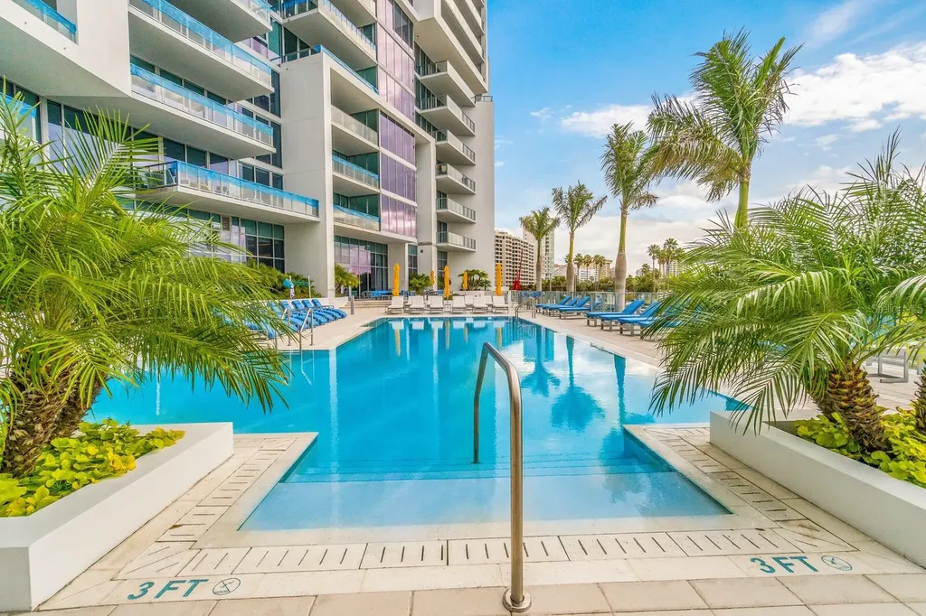 1155 N Gulfstream Avenue Sarasota FL 34236