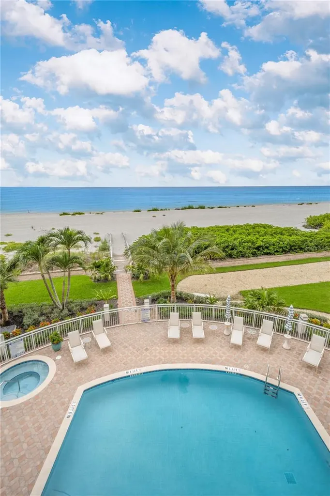 811 The Esplanade N Venice FL 34285