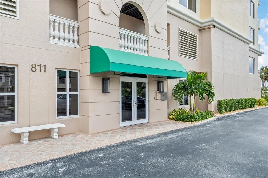 811 The Esplanade N Venice FL 34285
