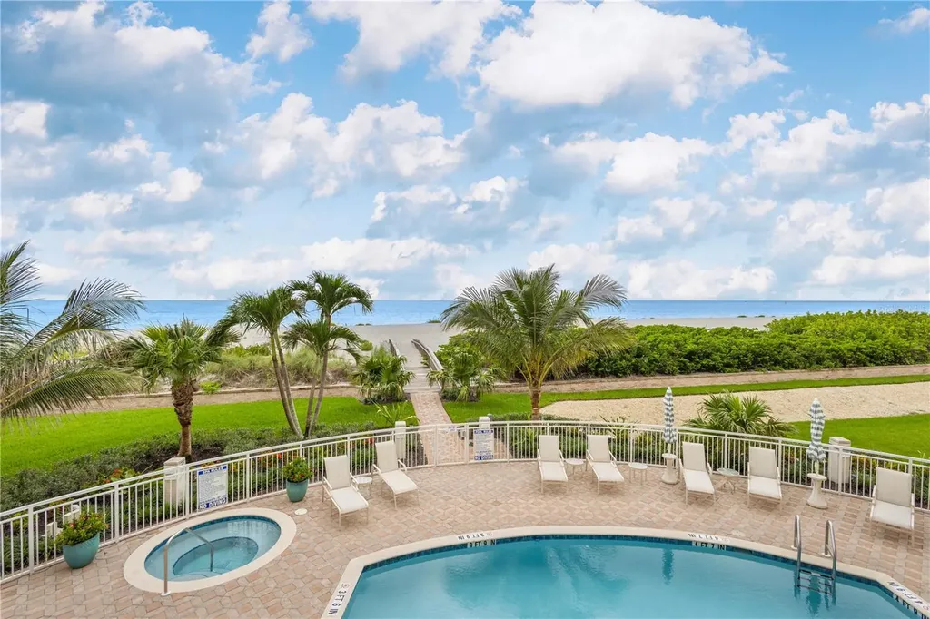 811 The Esplanade N Venice FL 34285