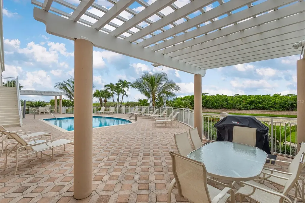 811 The Esplanade N Venice FL 34285