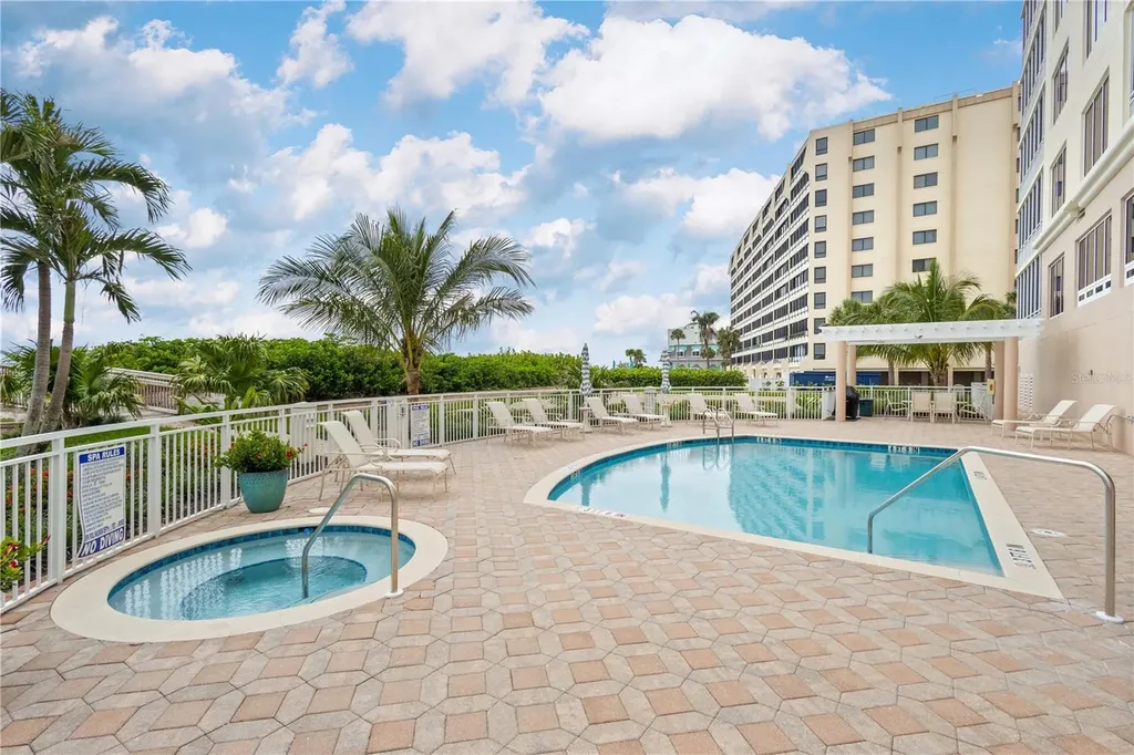811 The Esplanade N Venice FL 34285