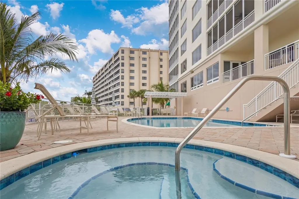 811 The Esplanade N Venice FL 34285