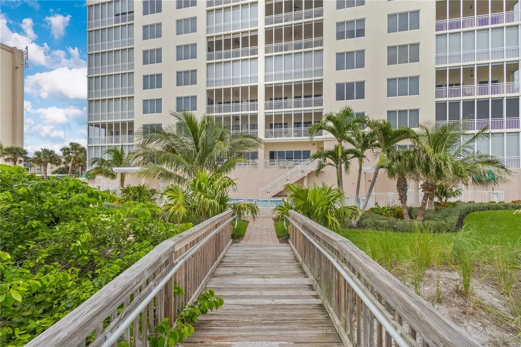 811 The Esplanade N Venice FL 34285