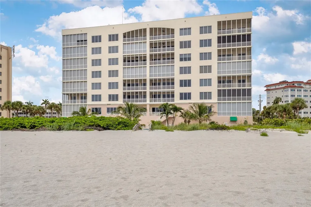 811 The Esplanade N Venice FL 34285