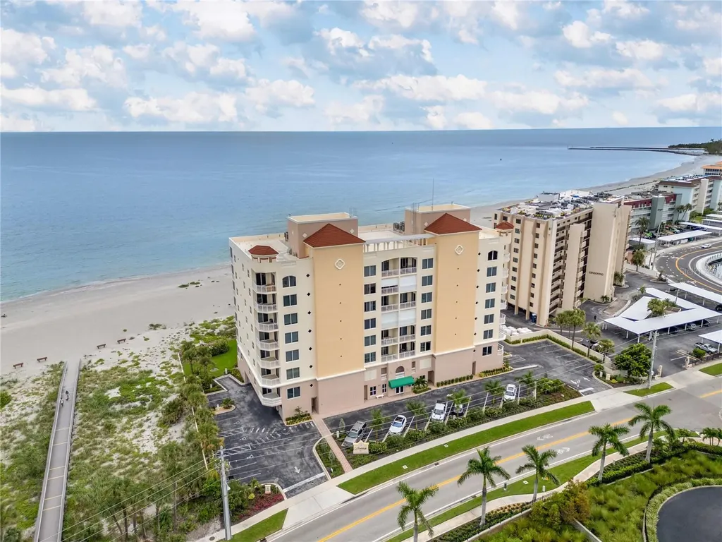 811 The Esplanade N Venice FL 34285