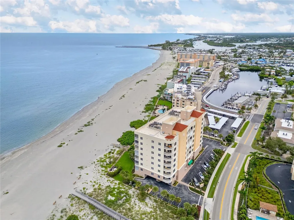 811 The Esplanade N Venice FL 34285