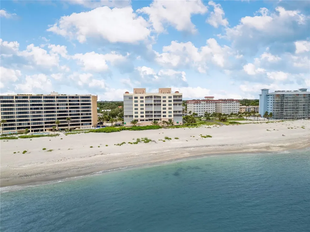 811 The Esplanade N Venice FL 34285