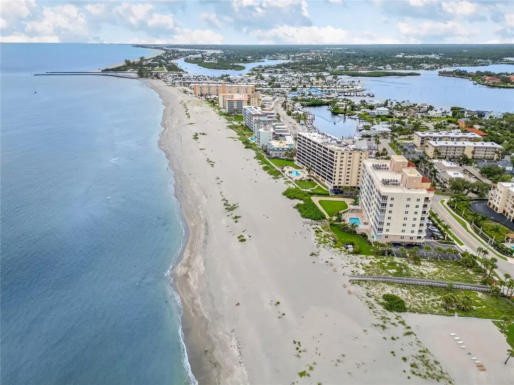 811 The Esplanade N Venice FL 34285