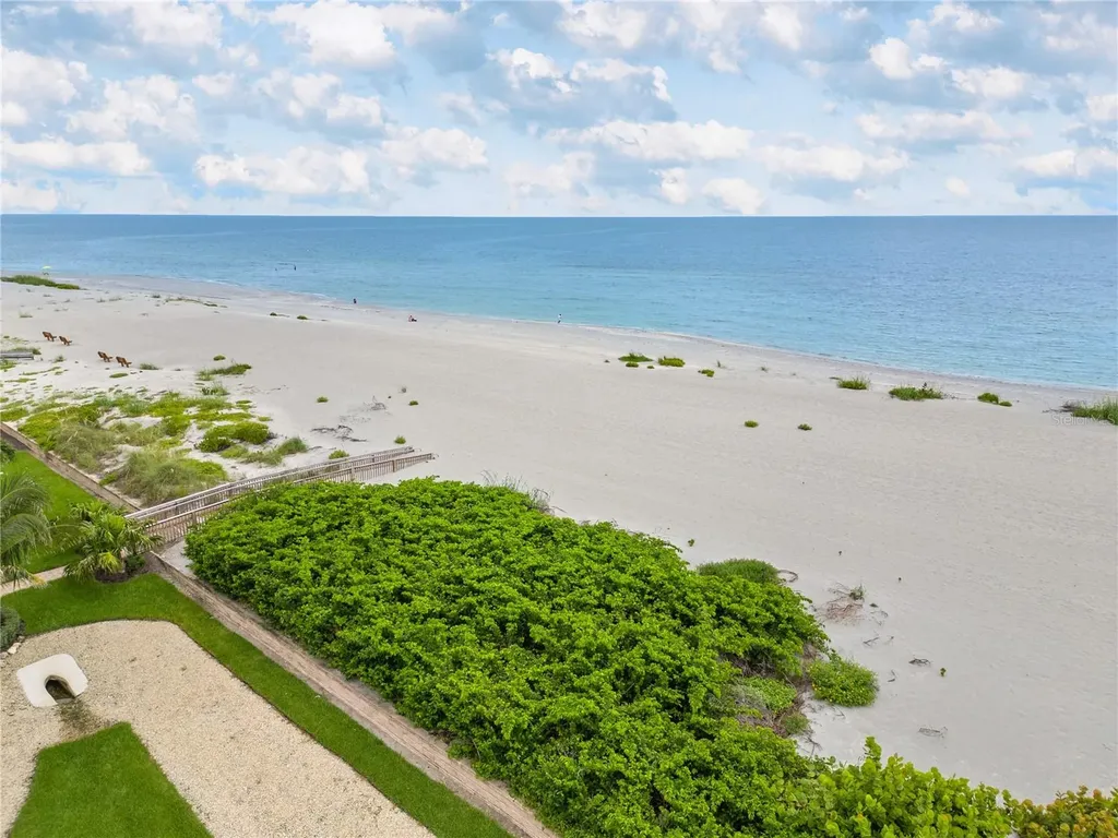811 The Esplanade N Venice FL 34285