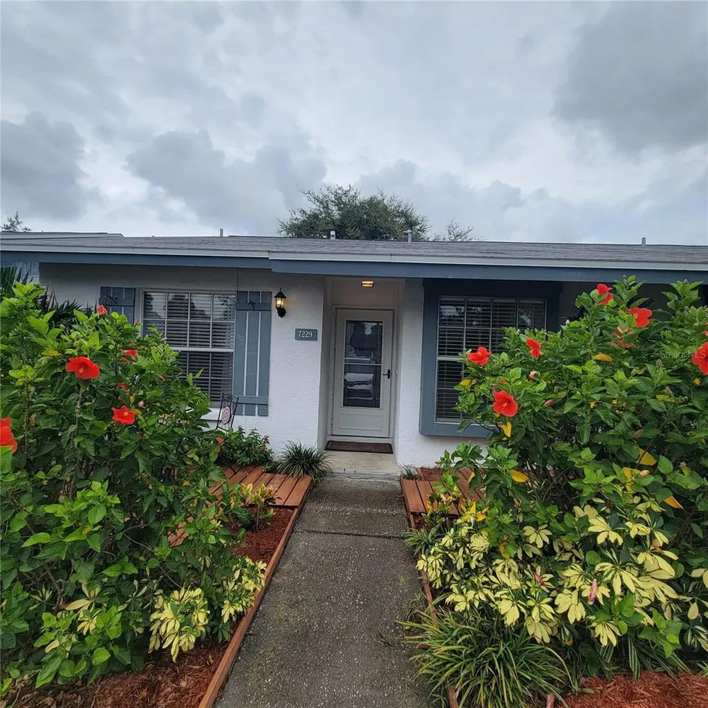7229 Parkside Villas Drive St Petersburg FL 33709