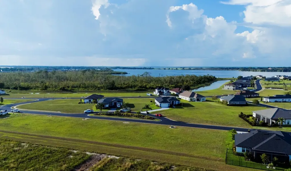 338 Spinnaker Court Auburndale FL 33823