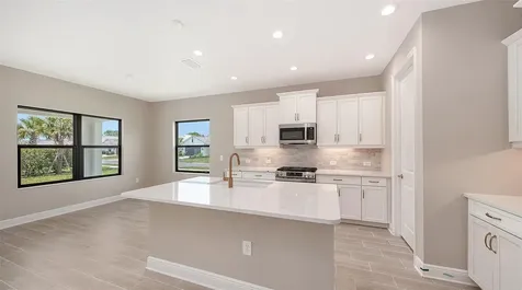6568 Big Bayou Drive Sarasota FL 34241