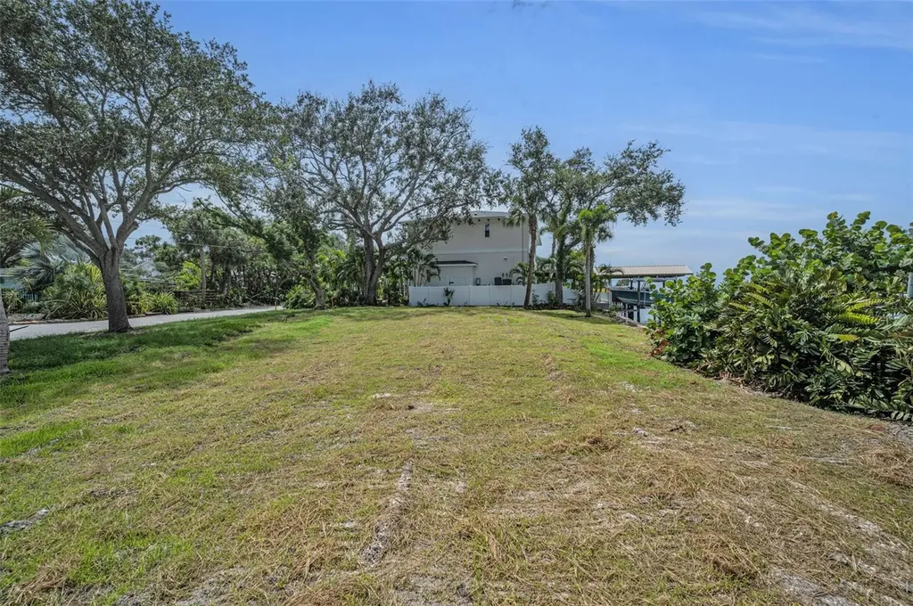 56 Sandpiper Road Tampa FL 33609