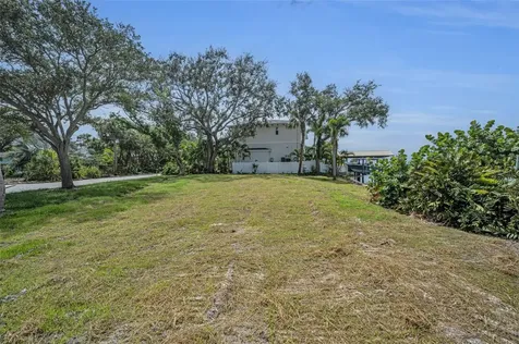 56 Sandpiper Road Tampa FL 33609