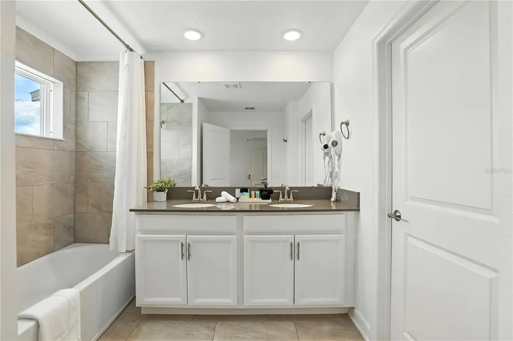 1156 Kingsbarn Street Davenport FL 33896