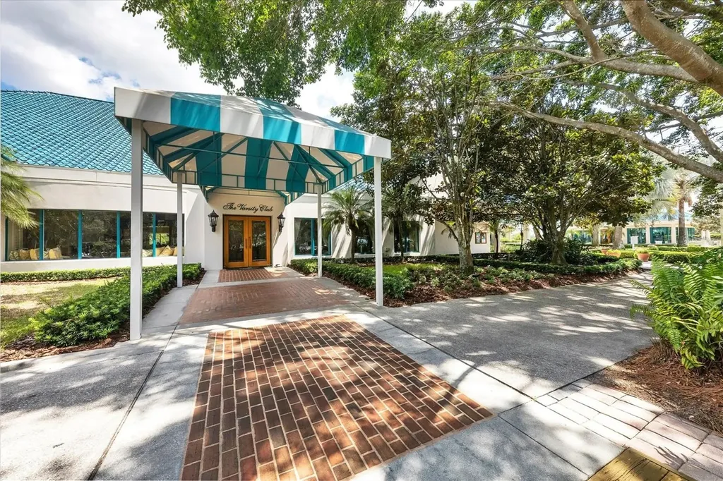 6725 Virginia Crossing University Park FL 34201