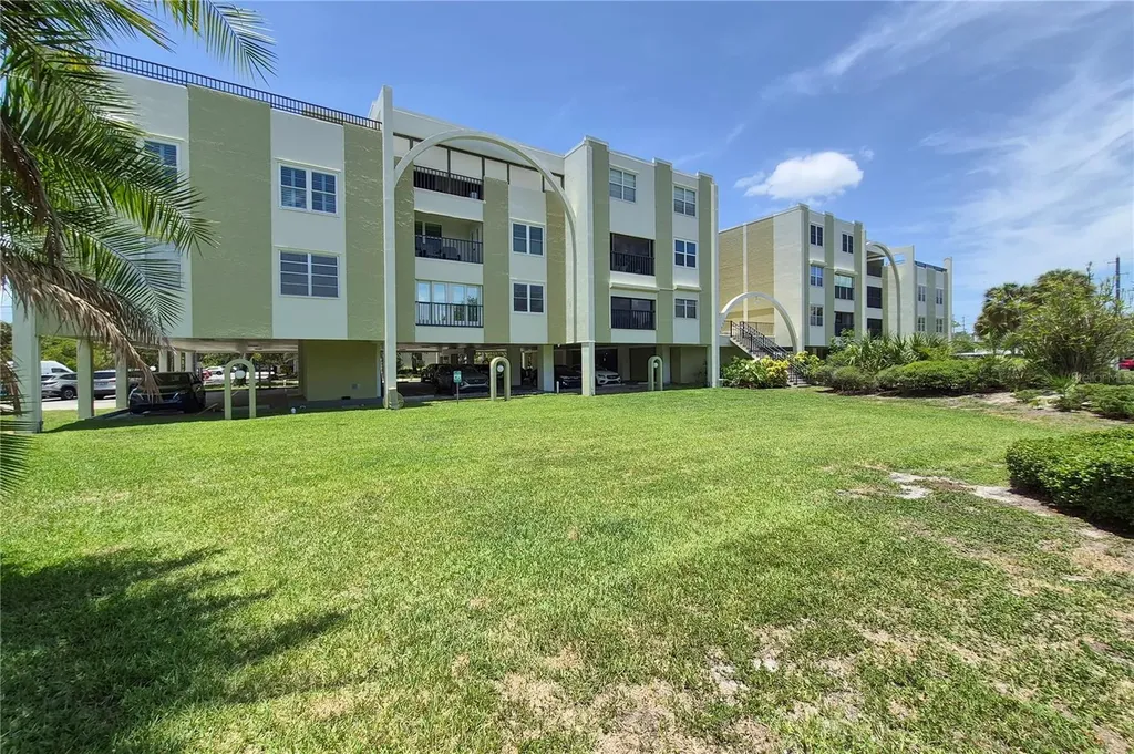 4681 1st Street NE St Petersburg FL 33703