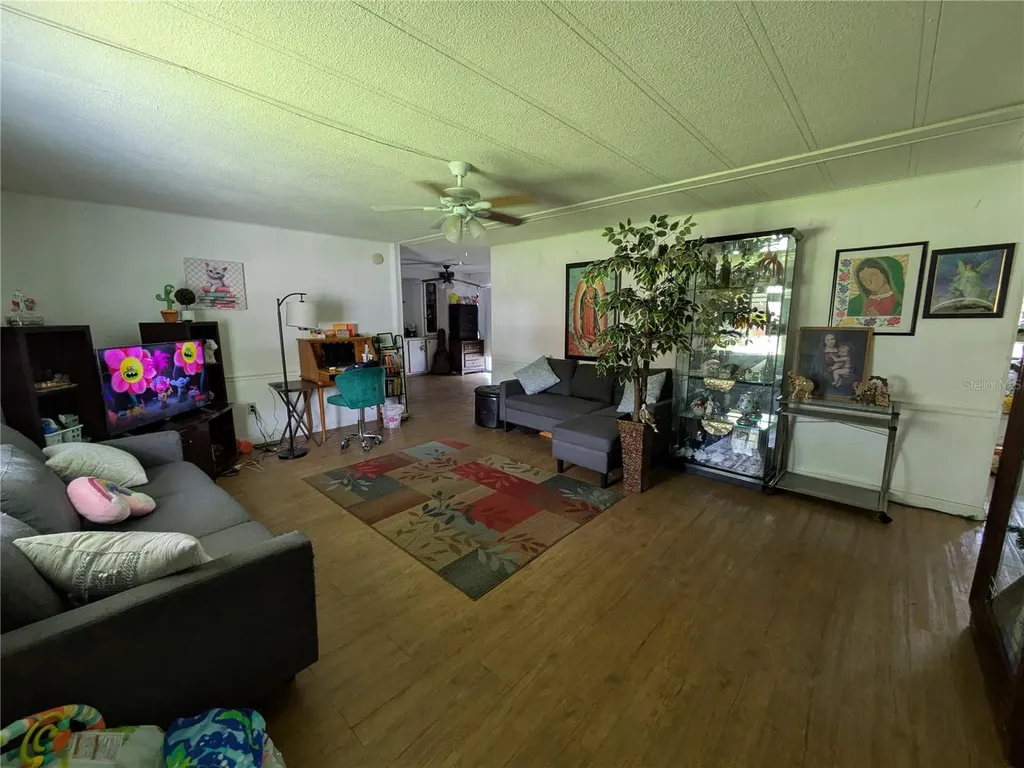 2751 Burrows Avenue Kissimmee FL 34744