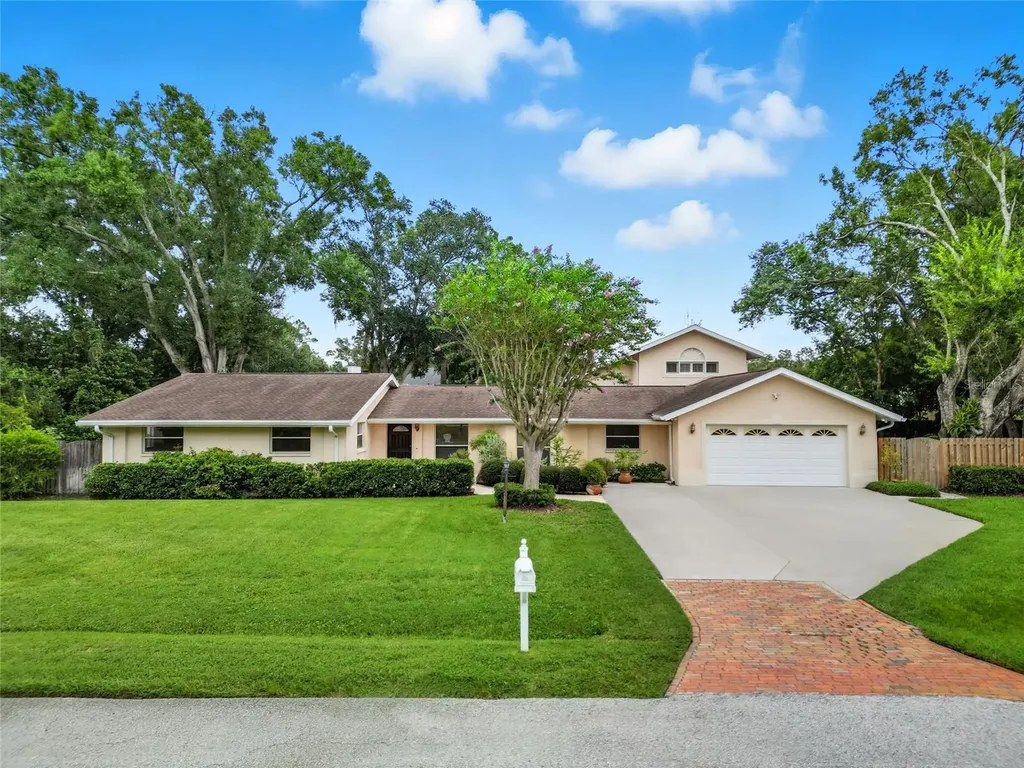 15507 N Himes Avenue Tampa FL 33618