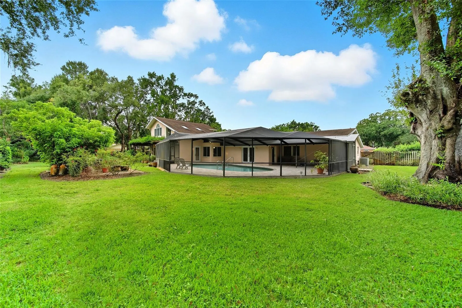 15507 N Himes Avenue Tampa FL 33618