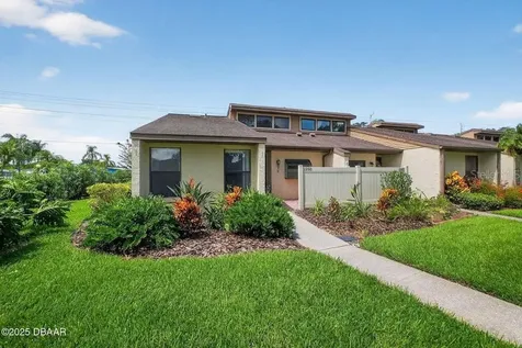 1260 Charter Oaks Circle Daytona Beach FL 32117
