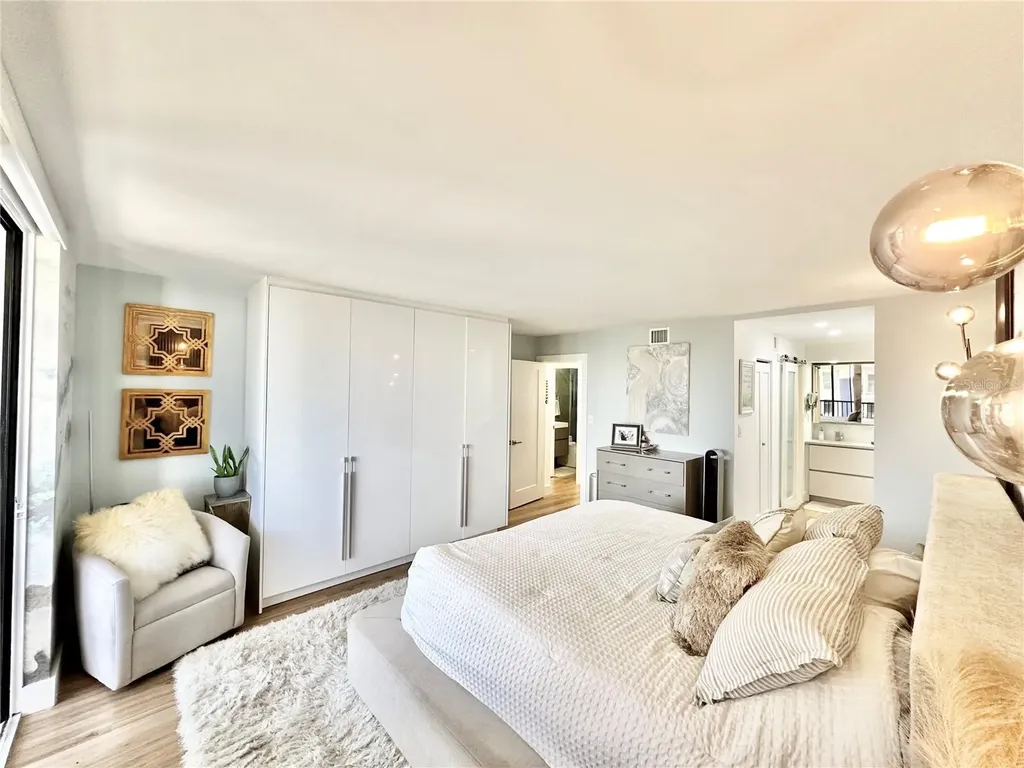 707 S Gulfstream Avenue Sarasota FL 34236