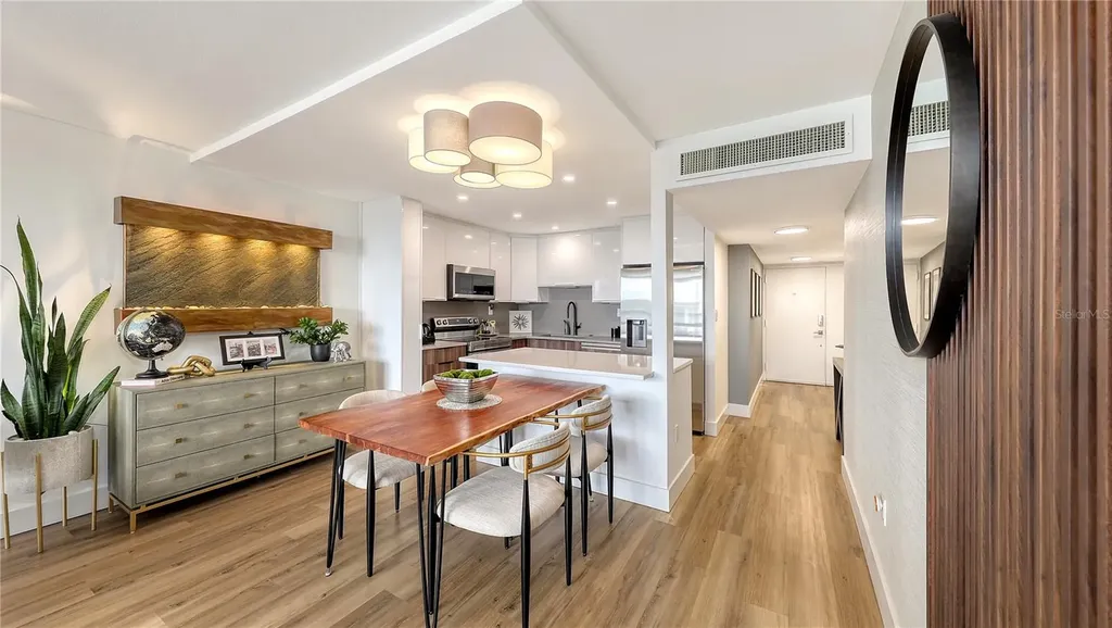 707 S Gulfstream Avenue Sarasota FL 34236