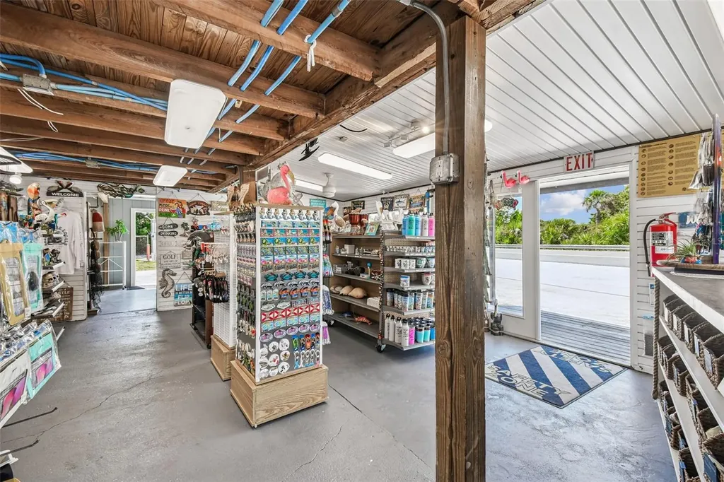 7154 Shoal Line Boulevard Weeki Wachee FL 34607