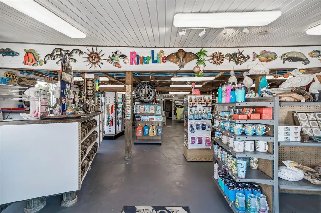 7154 Shoal Line Boulevard Weeki Wachee FL 34607